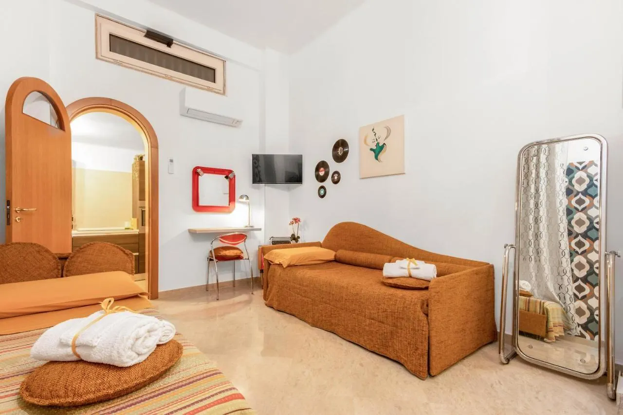 Extravacanza Oasi Del Vintage Bari 0*,  Italia